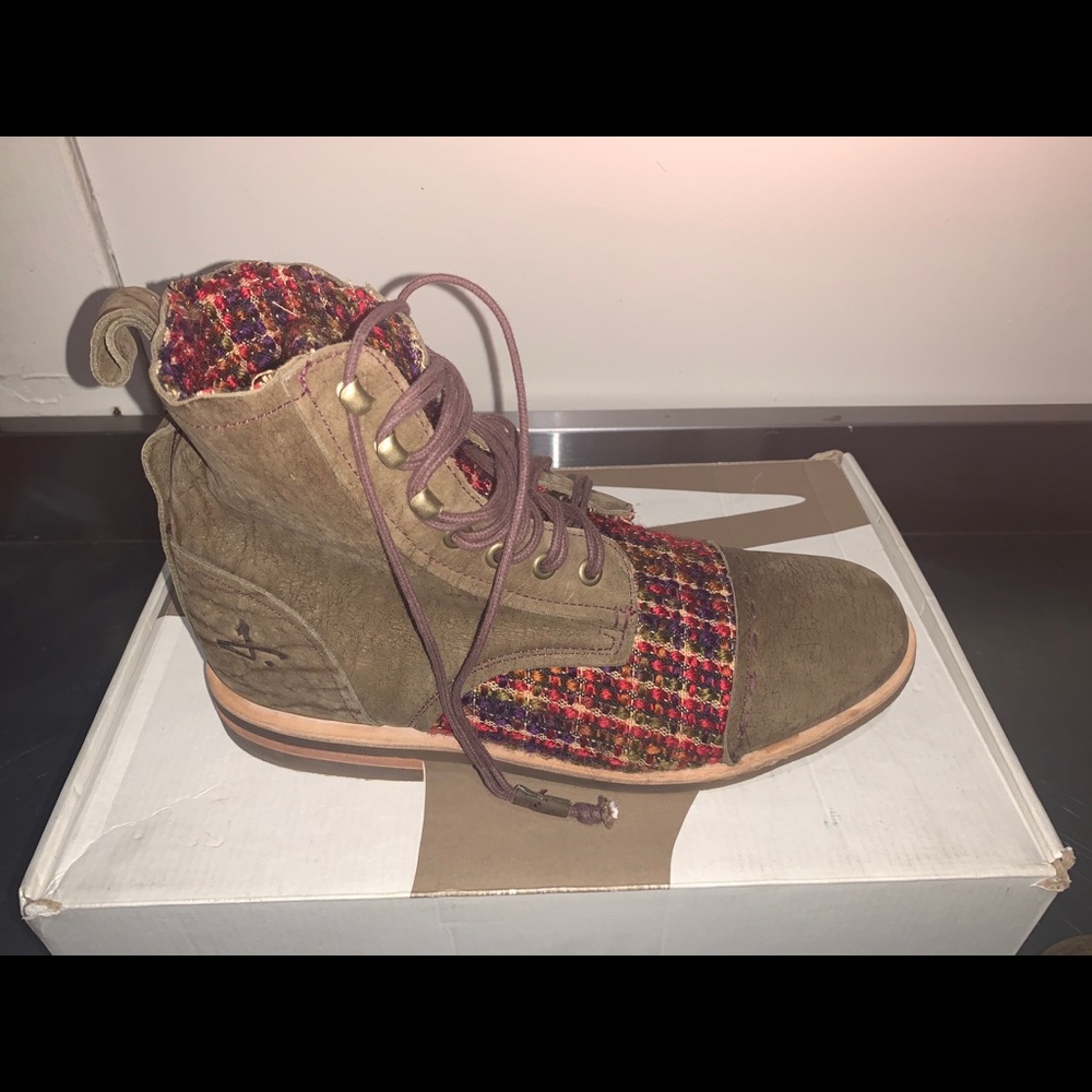 J Shoes - Picture 4 of 11